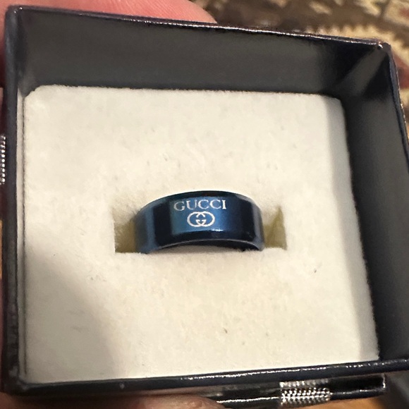 Gucci Metallic Blue Logo Band Ring Fashion Metal size 7